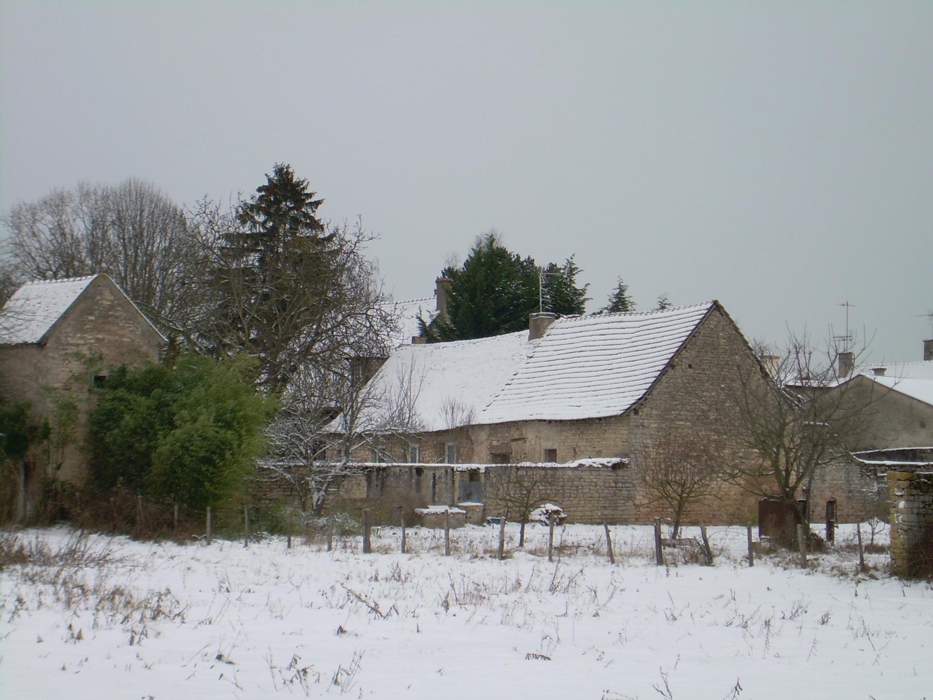 maison sous la neige